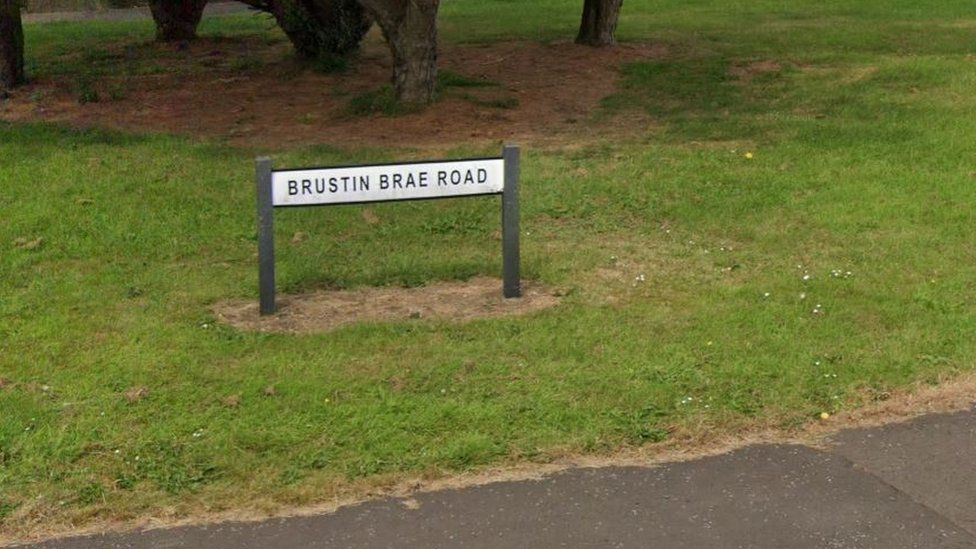 Brustin Brae Road sign
