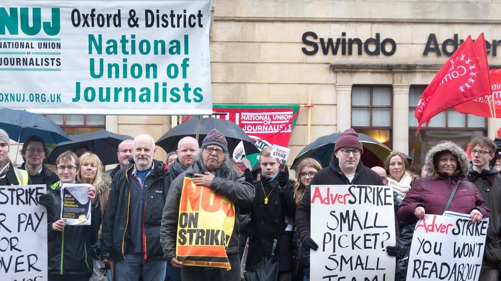 Members of the NUJ, the National Union of Journalists and their supporters strike outside the offices of the Swindon Advertiser in January 2018