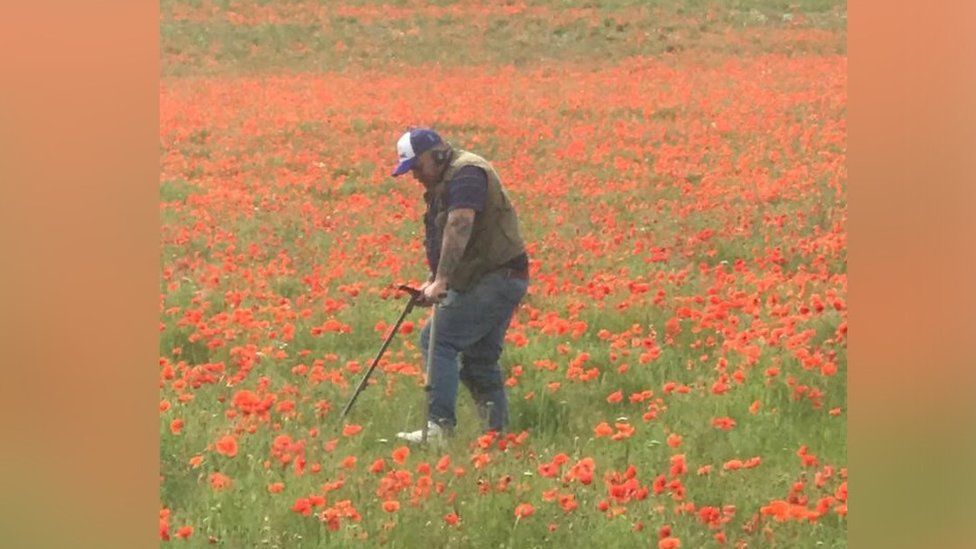 Phil Craddock with metal detector