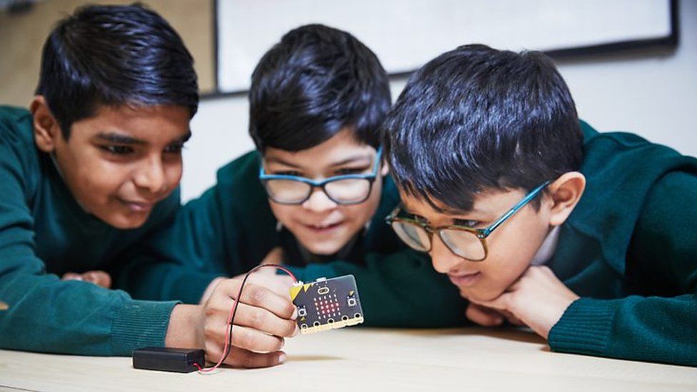 BBC Micro:bit: Get Hands-on And Explore What Computing And Coding Can ...