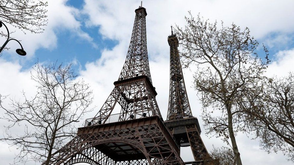 Where is there a mini Eiffel Tower?