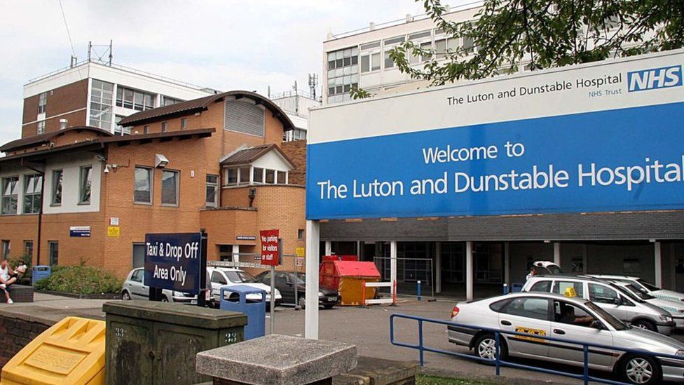 Exterior view Luton and Dunstable Hospital