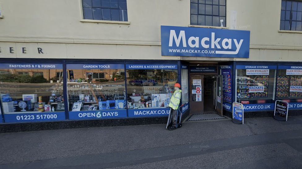 Store owner wants police to attend every case of shoplifting BBC News