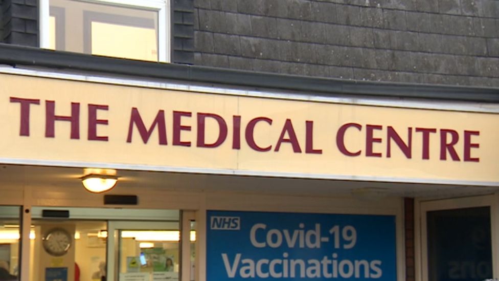 Covid Bridlington doctors offer Christmas Day booster jabs BBC News