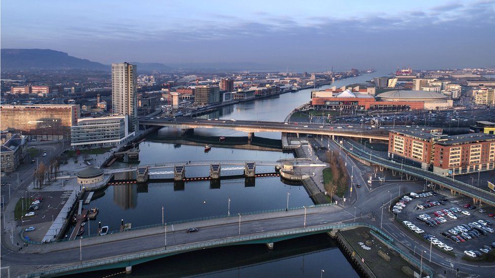 Belfast: All-Ireland funding sought for new Lagan bridge - BBC News