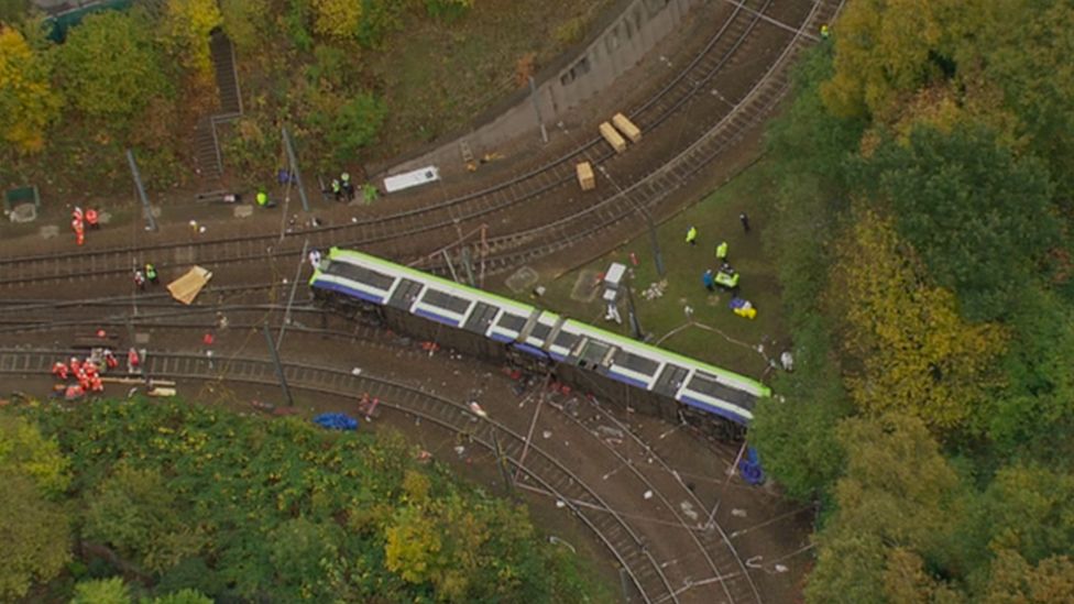 Mayor writes to tram crash investigators over driver claims - BBC News