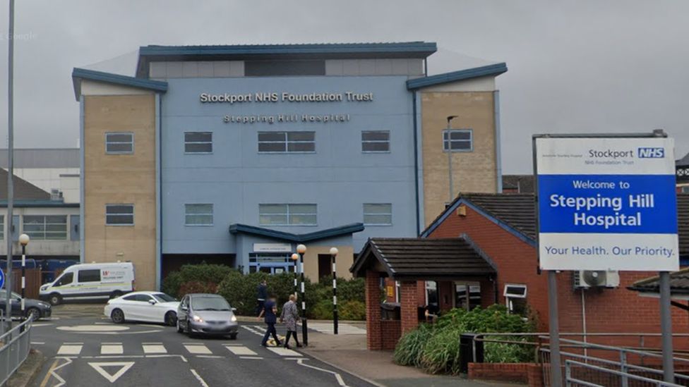 Anger at plan to close Stockport fire station at night - BBC News