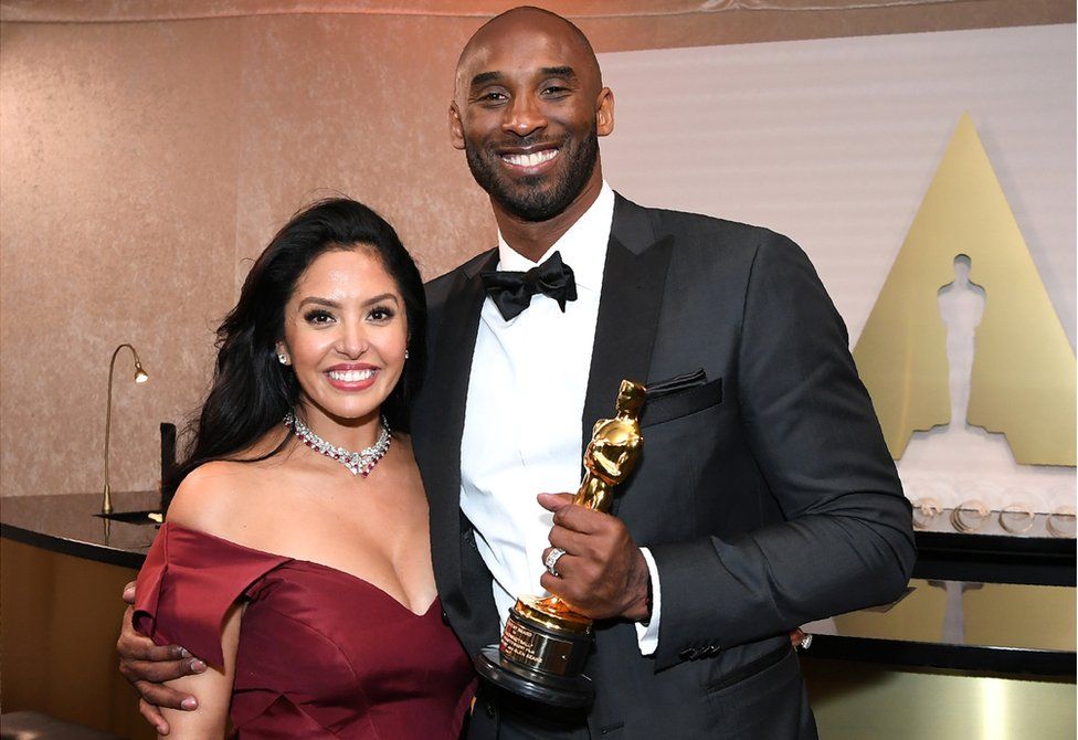 Kobe Bryant at the 90th Annual Academy Awards with this wife Vanessa Laine