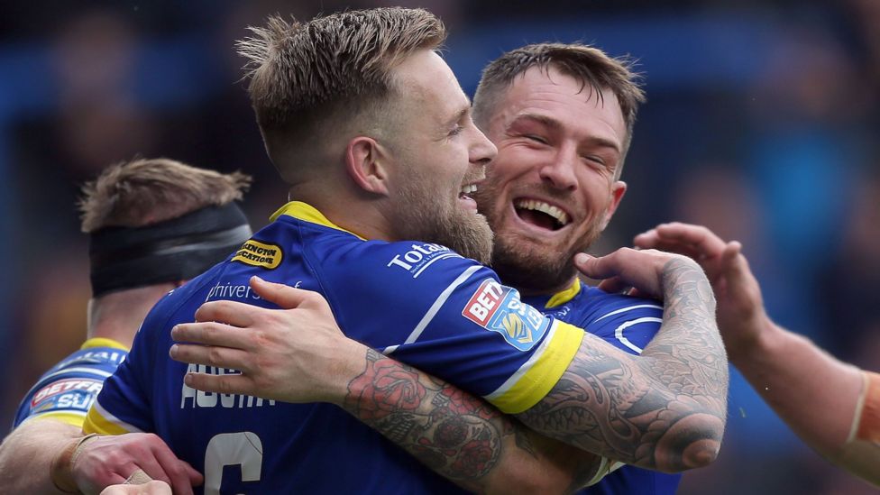 Super League: Warrington Wolves 10-21 St Helens - Leaders fight back to ...