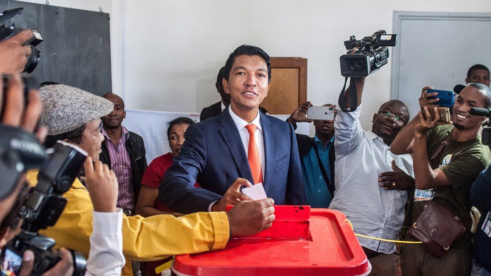 Andry Rajoelina casts his second round vote