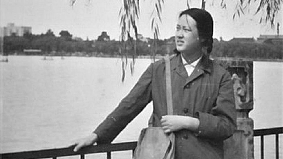 Yuwen Wu in 1978, the year she entered Peking University. The hairstyle and clothes reflect the time.