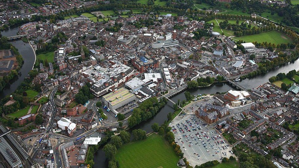 Debate surrounds Shrewsbury's north west relief road plans - BBC News