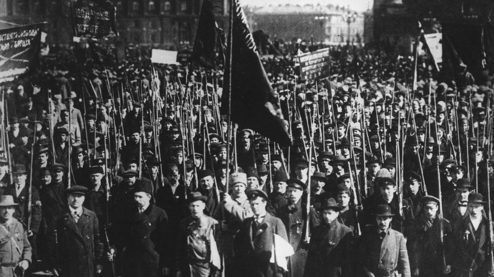 A black and white picture of a large group of demonstrators gathered in Palace Square, Moscow in May 1917
