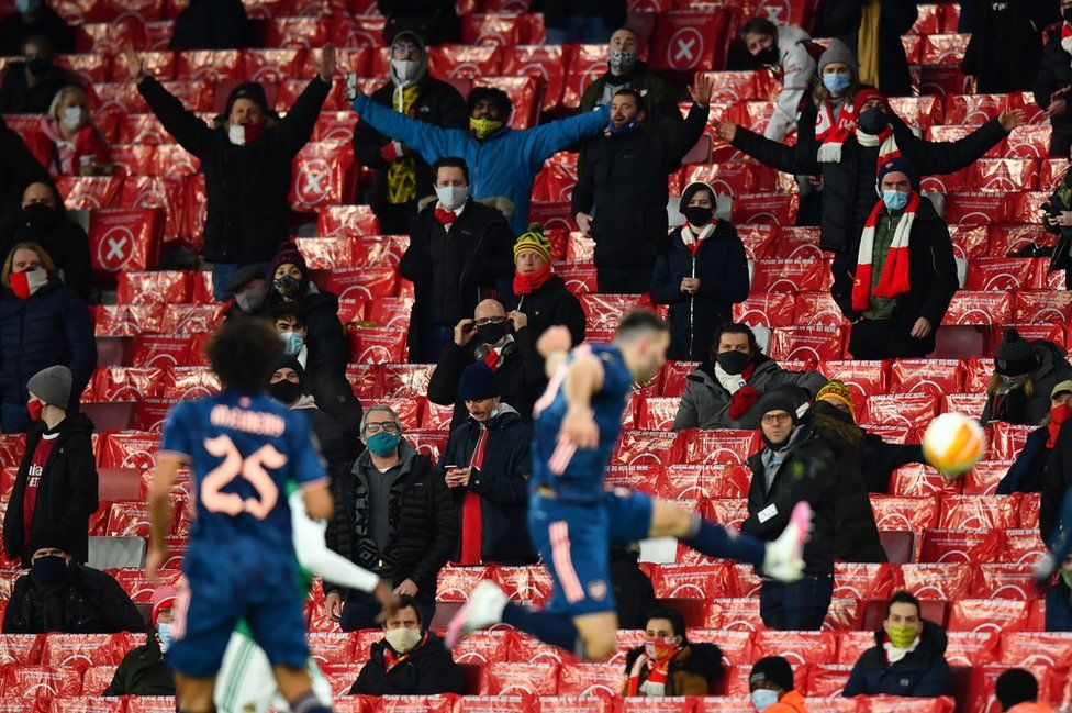 Premier League Social Void As Ni Fans Miss Spectators Return Bbc News