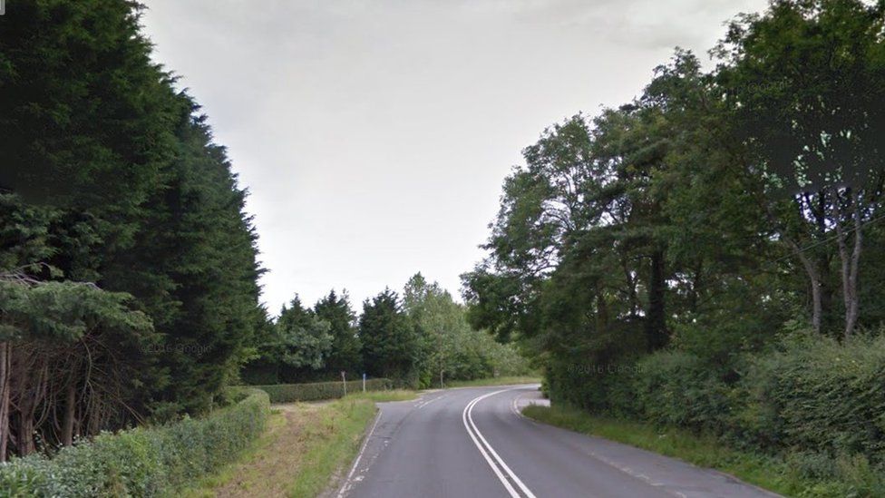 motorcyclist-dies-in-crash-with-car-near-rotherfield-bbc-news