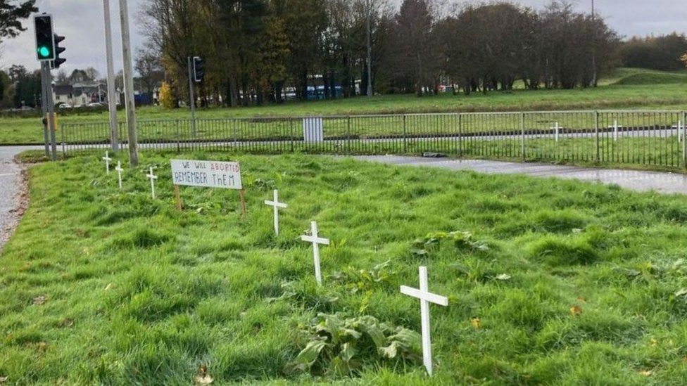 Crosses planyed at Lodge Road Roundabout
