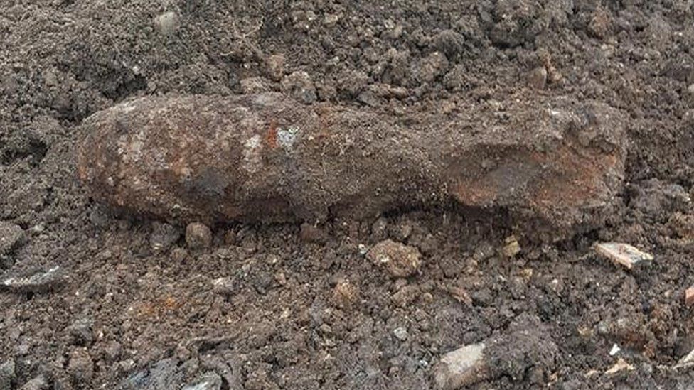 Experts detonate unexploded WW2 bomb in Ramsey - BBC News