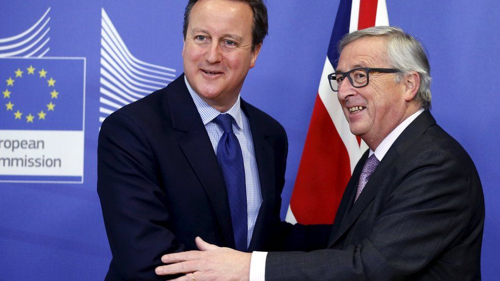 Britain"s Prime Minister David Cameron poses with European Commission President Jean-Claude Juncker (R) ahead of a meeting at the EU Commission headquarters in Brussels, Belgium, 29 January 2016