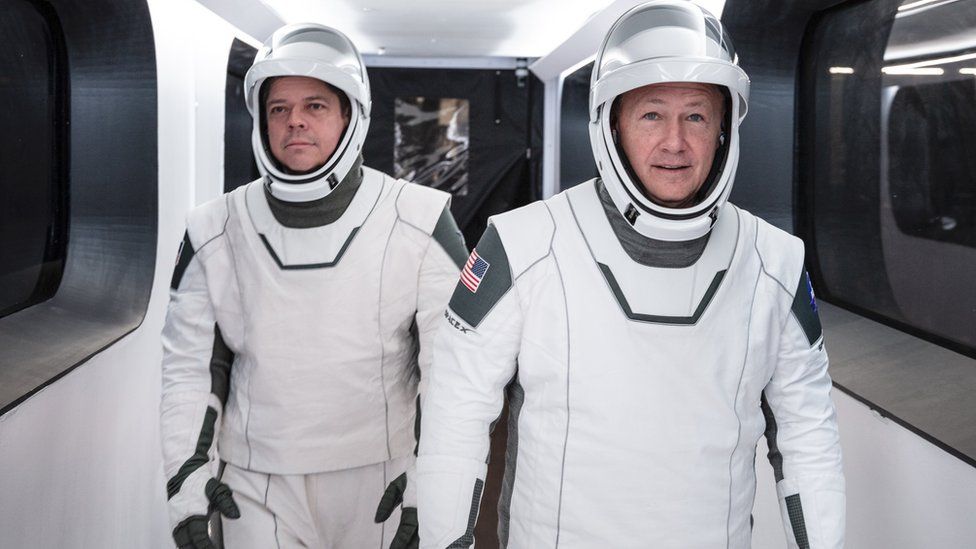 _112519207_spacexsuit3.jpg