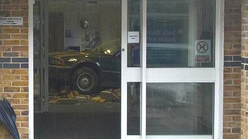 Car crashes into doctor's waiting room in Marlow BBC News