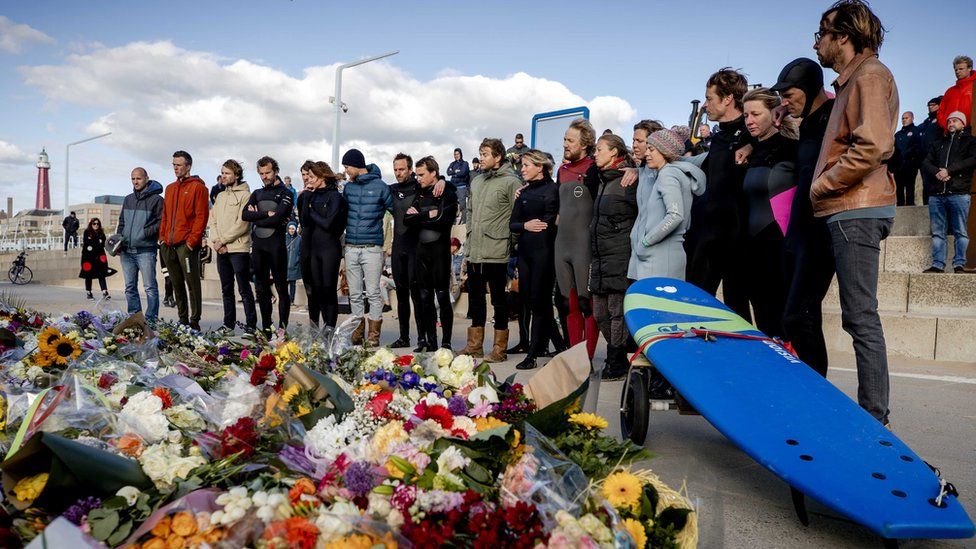A commemoration at surf club The Shore on the beach of Scheveningen, to commemorate the deceased surfers in Scheveningen, the Netherlands, 13 May 2020