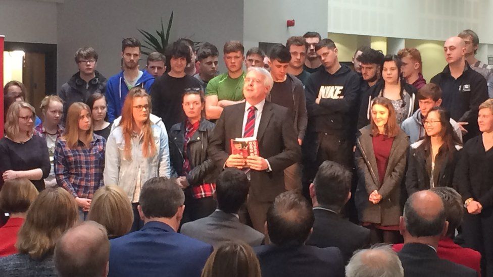 Carwyn Jones launches Labour manifesto