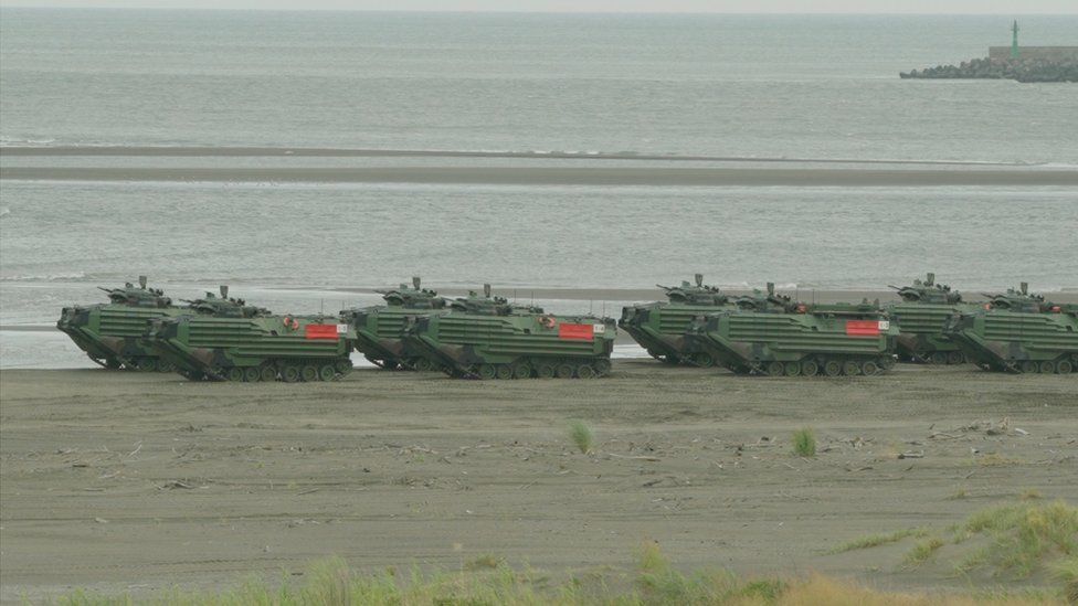 Taiwan military drills on the beach