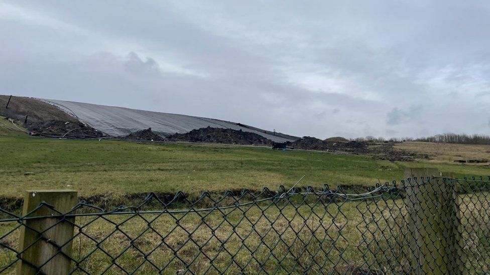 Derbyshire: Residents Call For Action Over Landfill Stench - BBC News