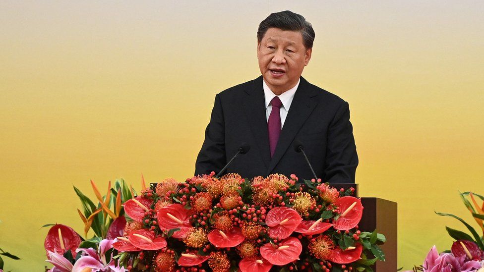 China"s President Xi Jinping gives a speech following a swearing-in ceremony to inaugurate the city"s new leader and government in Hong Kong, China, July 1, 2022