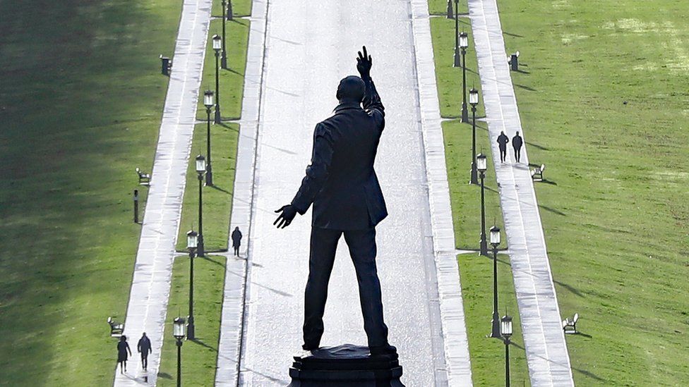 Carson's statue at Stormont