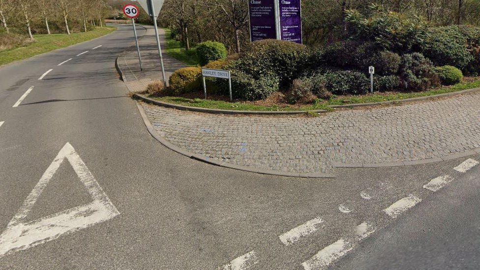 Ryarsh Girl, 15, in critical condition after crash BBC News