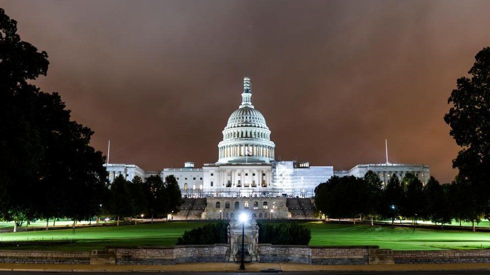 Капитолий США на рассвете, до вероятного закрытия правительства осталось менее двух дней в Вашингтоне, округ Колумбия, США, 29 сентября 2023 г.
