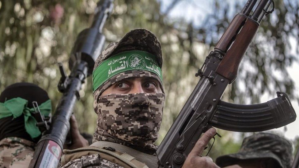 Боевики марша военного крыла ХАМАСа в городе Газа в субботу