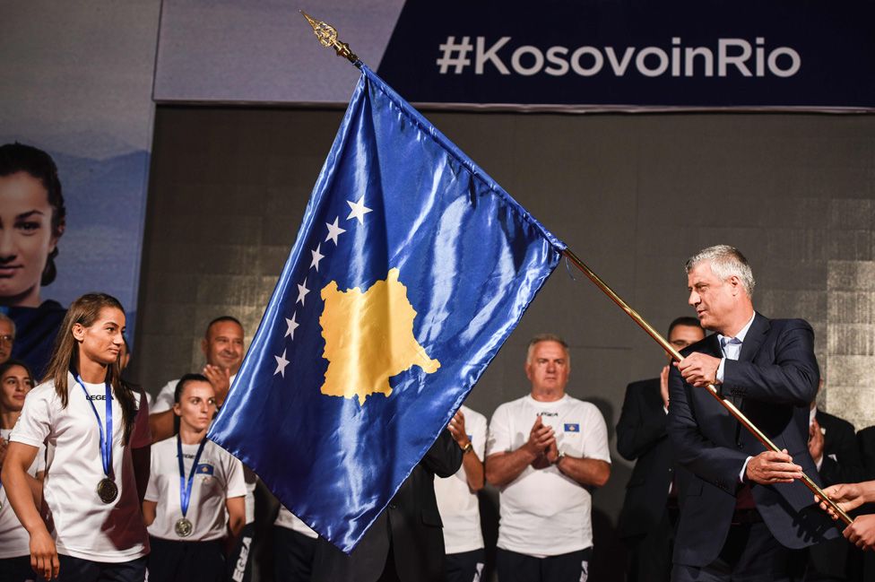 President Hashim Thaci hands Kosovo flag to Olympic team, 29 Jul 16