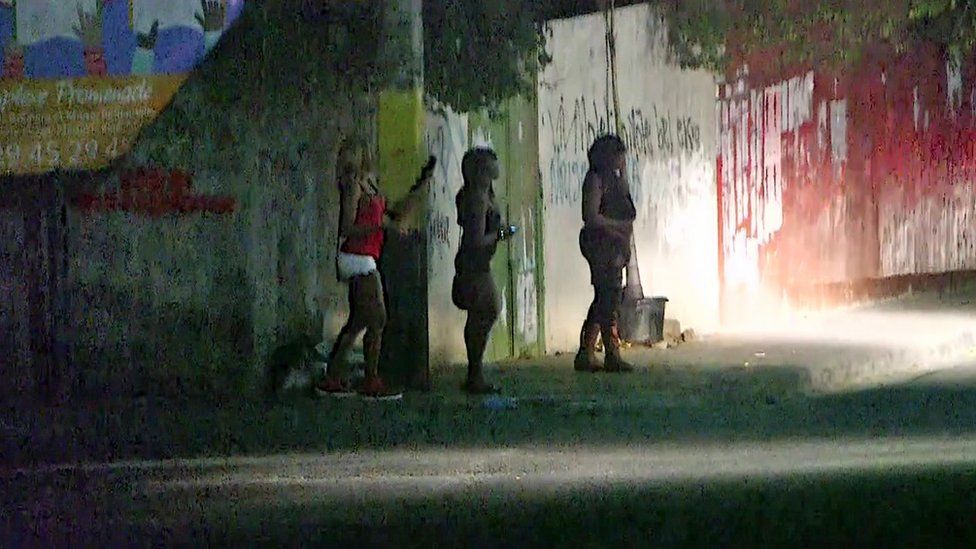 Порно видео общественный секс на Гаити
