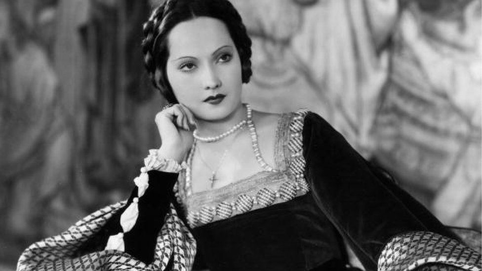 Merle Oberon as Anne Boleyn in The Private Life of Henry VIII