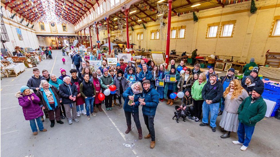 South Molton market wins national community award BBC News