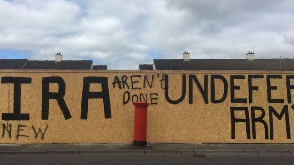 Graffiti in support of the New IRA has appeared in Londonderry warning people not to give information to the police