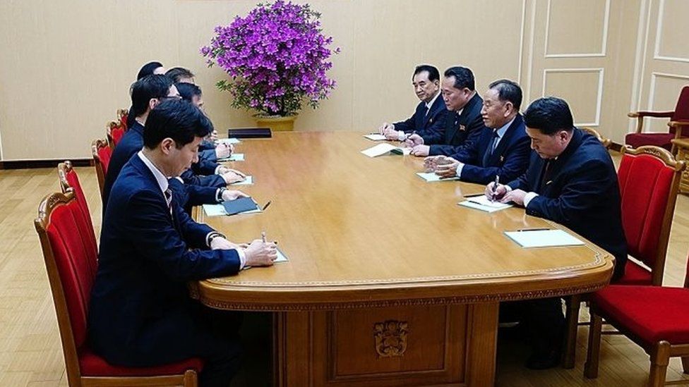 In this handout image provided by the South Korean president's office, Kim Yong-Chol (2nd right), vice-chairman of North Korea's ruling Workers' Party Central Committee, talks with South Korean delegation in Pyongyang, North Korea. Photo: 5 March 2018