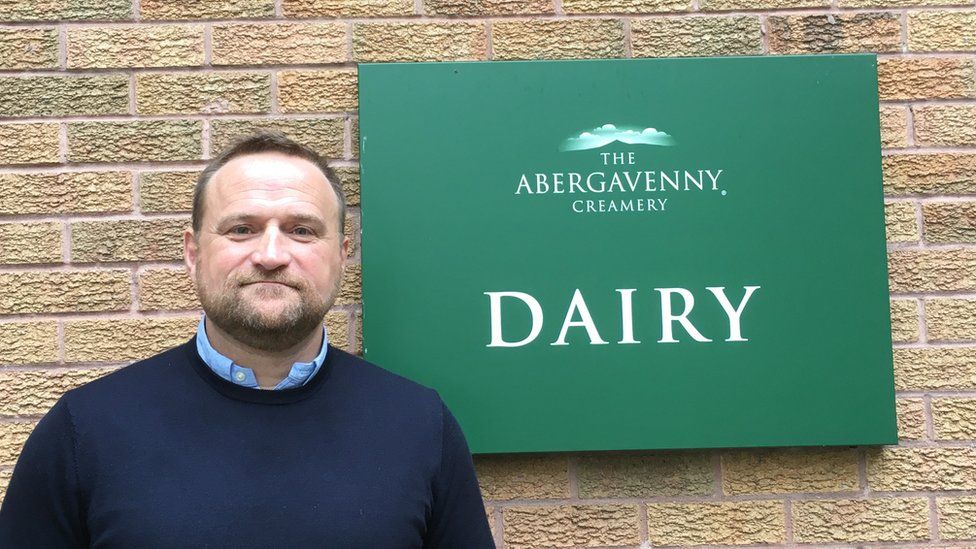 Coronavirus: Slow recovery and uncertainty in towns - BBC News