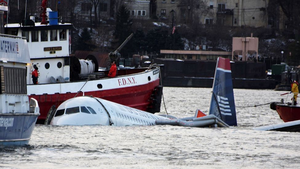 Jet in Hudson River, Jan 2009