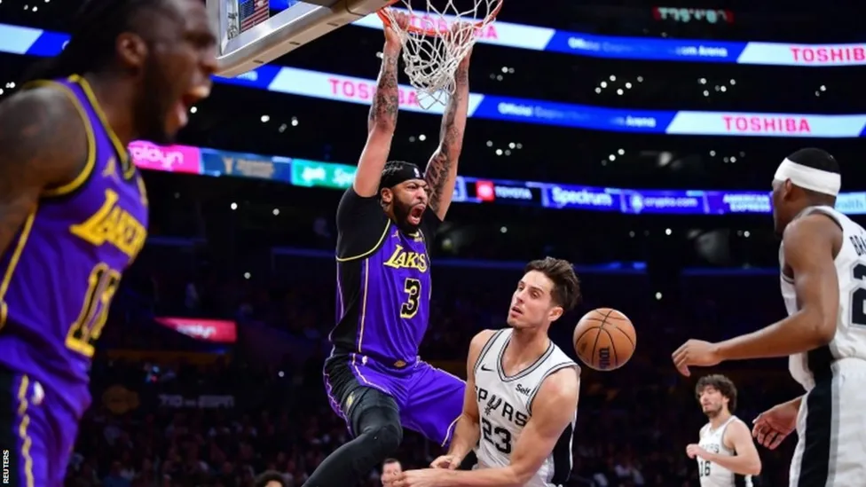 LeBron Leads Los Angeles Lakers to Victory Over San Antonio Spurs, Outshining Victor Wembanyama.