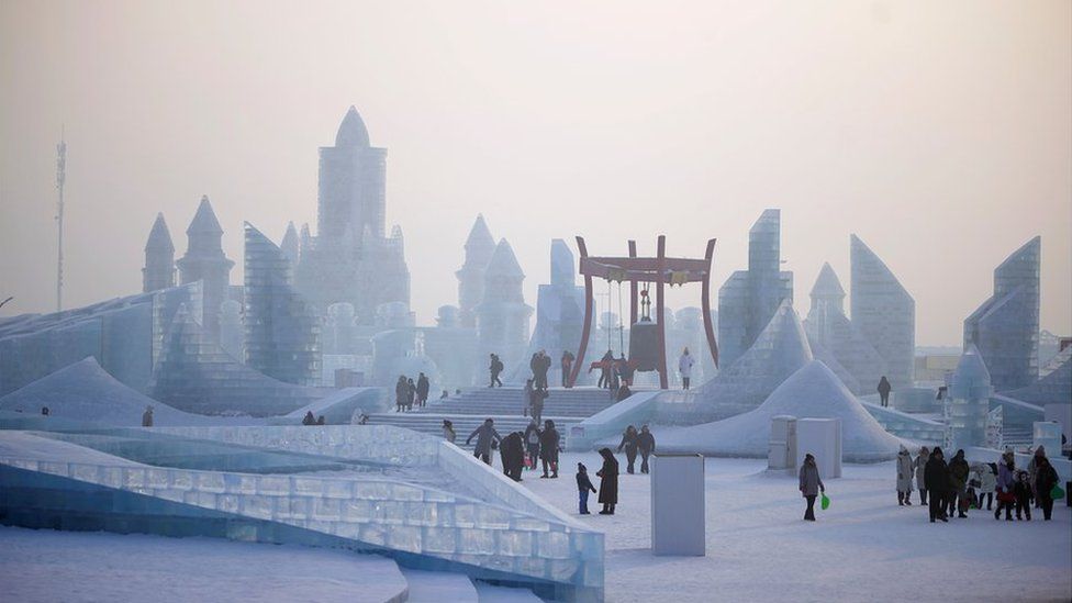 Incredible ice sculptures in China - BBC Newsround