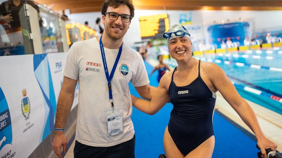 The para-swimmer who found her freedom in the water - BBC News