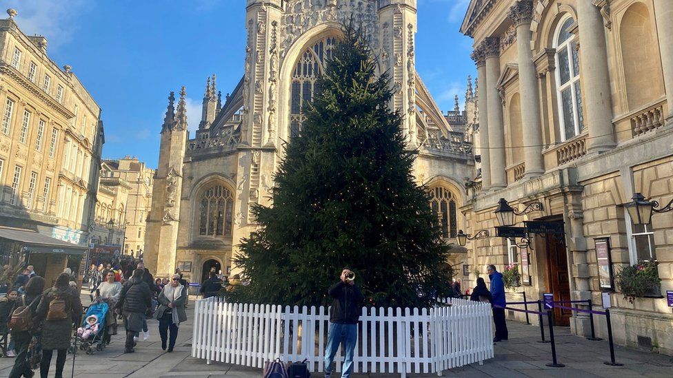 Christmas tree in front of Bath Abbey