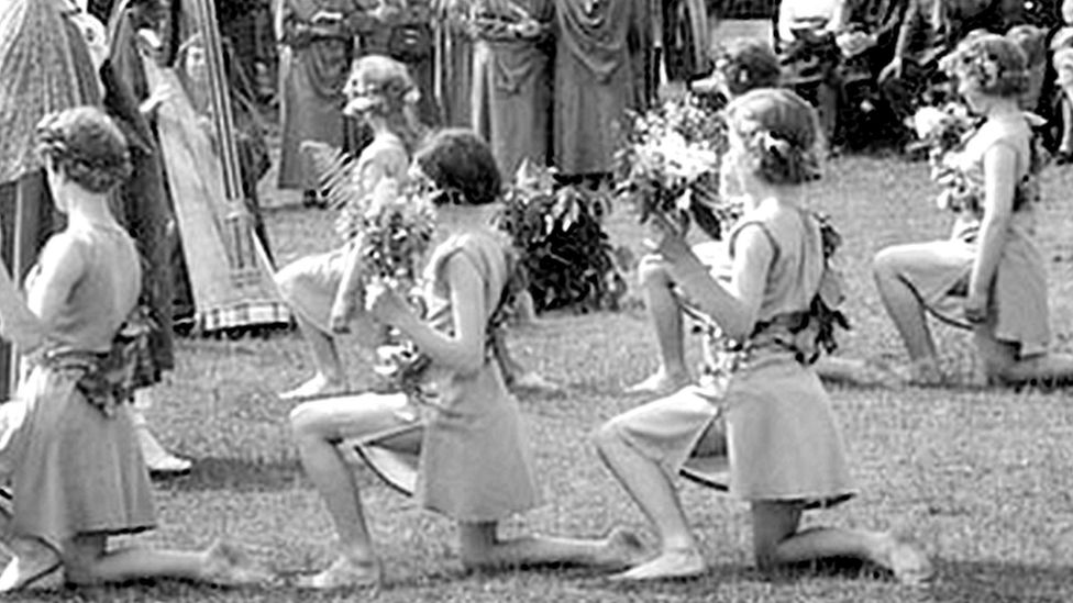 flower girls at the 1956 Eisteddfod