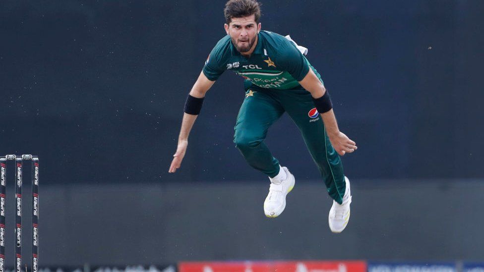 Shaheen Shah Afridi of Pakistan bowls and Virat Kohli of India during the Asia Cup Super Four match between India and Pakistan at R. Premadasa Stadium on September 11, 2023 in Colombo, Sri Lanka.