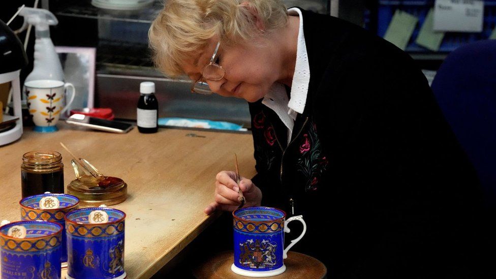 Emma Bridgewater coronation ware sees history continue - BBC News