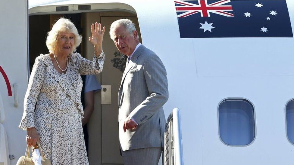 Prince Charles and Camilla, Duchess of Cornwall, depart from Perth airport (Nov 2015)