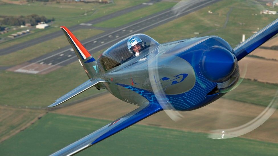 Rolls-Royce all-electric aircraft breaks world records - BBC News